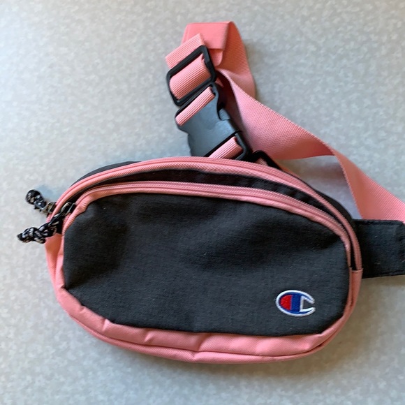 Champion Fanny Pack - Picture 1 of 11